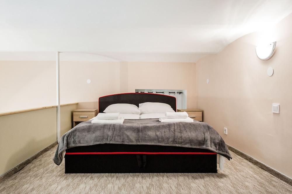 בודפשט Akacfa Holiday Apartments מראה חיצוני תמונה